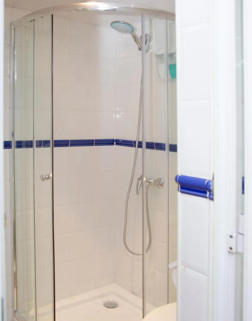 Apartment Vacarisses Torreblanca Estacion, Piscina Privada Vacarisas
